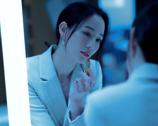 张钧甯|张钧甯穿白西装简约干练 眉眼间酷飒有范