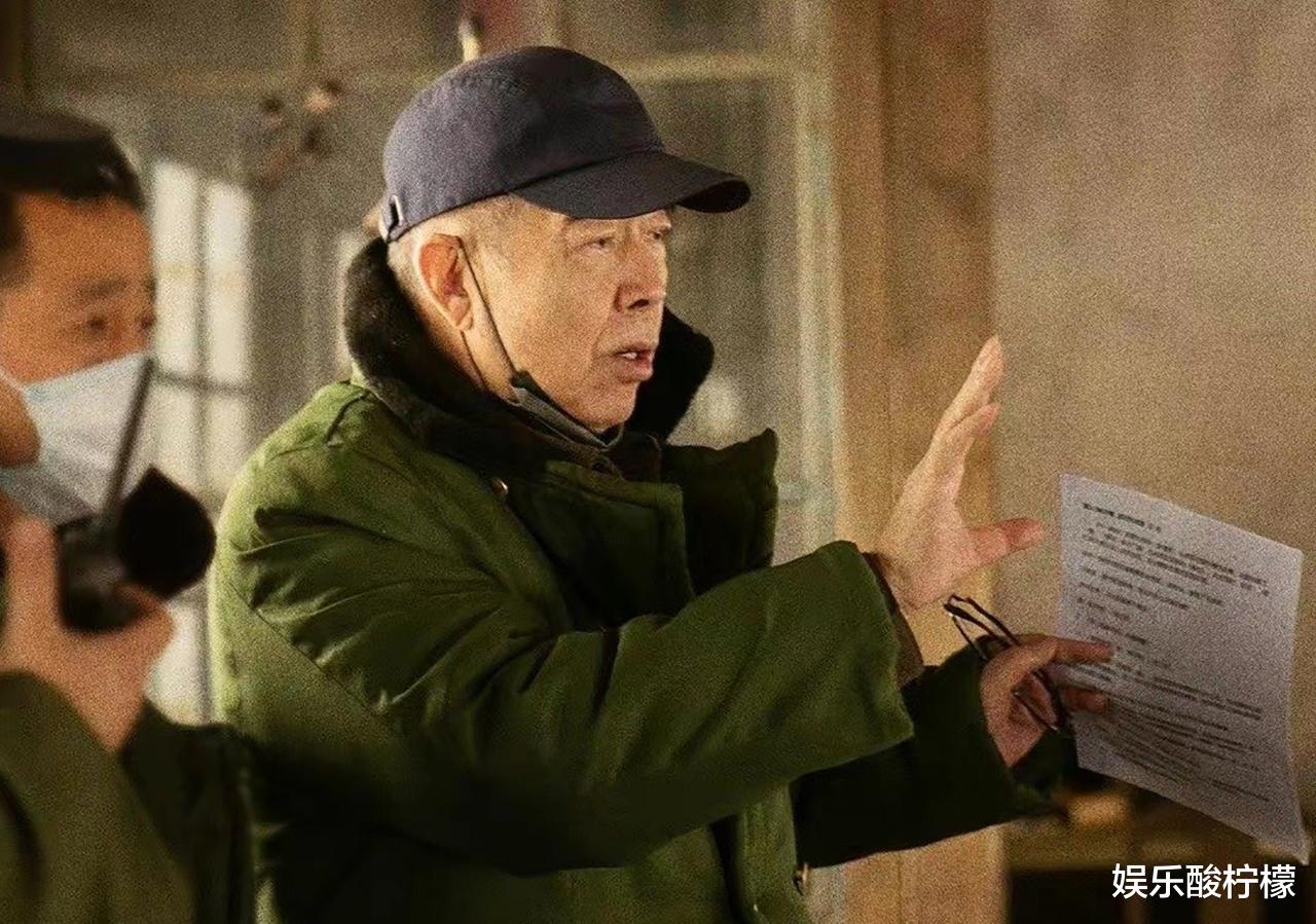 长津湖|抱团取暖，陈凯歌《长津湖》盆满钵满，张艺谋《狙击手》遥遥无期