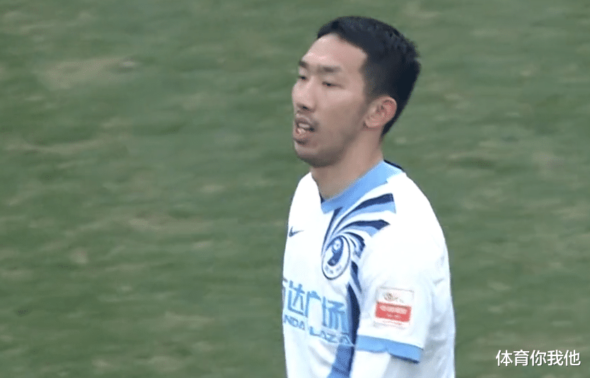 大連|附加賽爭(zhēng)議！大連人3人紅牌，對(duì)手點(diǎn)球前先手球，下輪輸球?qū)⒔导?jí)