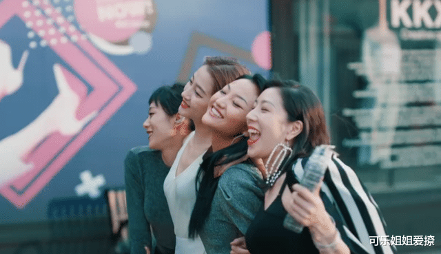 林志玲|关晓彤接棒林志玲内衣代言，看到宣传图后，一眼就能分辨女孩和女人