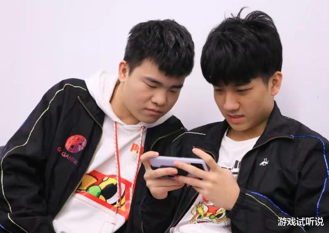 gk|GK纪录片让粉丝破防，德服经历太励志，身体有问题就用勤奋弥补！