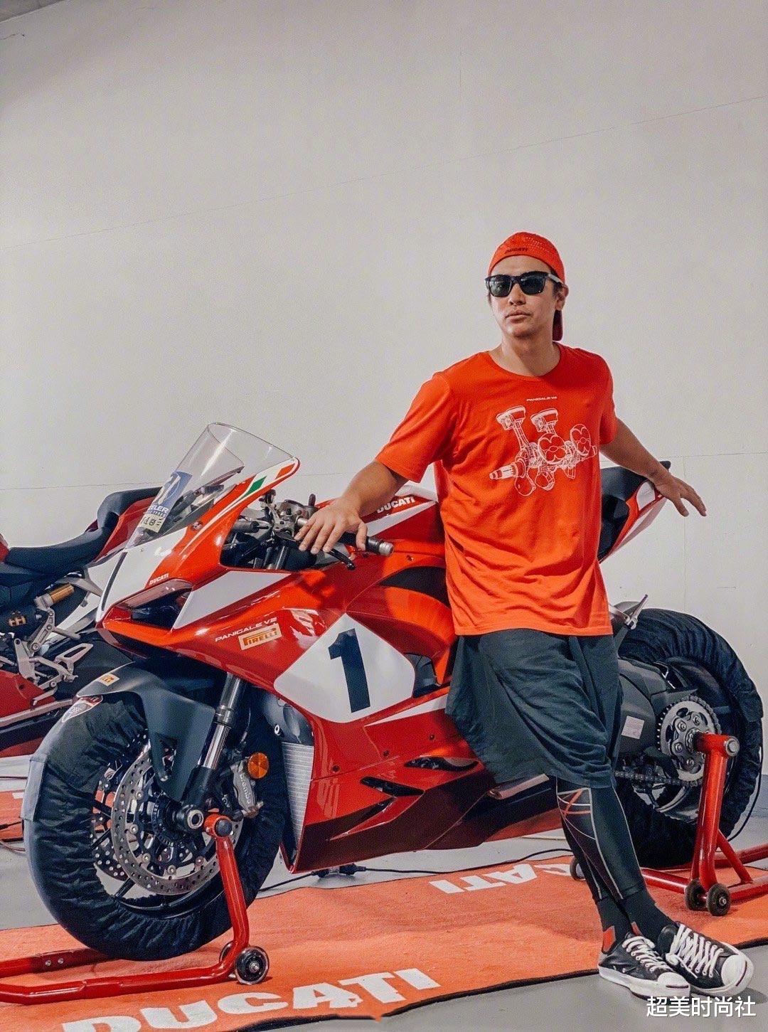 超美时尚社|主持人欧弟官宣离婚!婚后身材发福遭老婆嫌弃,事业也走下坡路