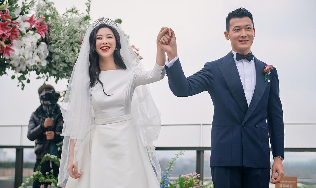 朱珠|爷爷是开国少将，连续8年获最美面孔，交往法拉利接班人，今嫁普通人