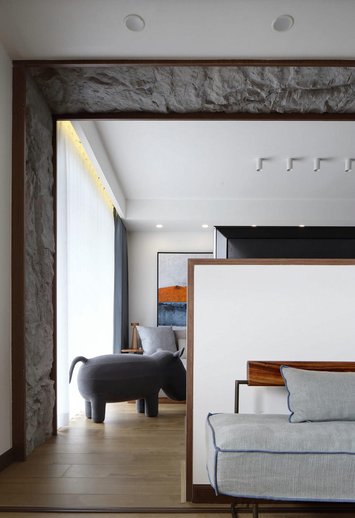 138㎡现代简约风，装下来花费20W，电视墙设计堪称一绝