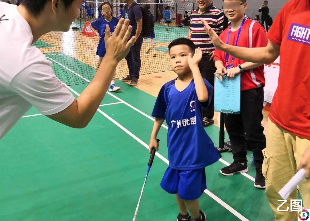 109国道|男童喜欢羽毛球，立志成为世界冠军，谁知两次接受移植生死难料