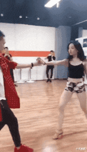 太空 神回复:“如果四光年外有外星的战舰,正以光速向地球前进,人类会怎么做?”哈哈哈!