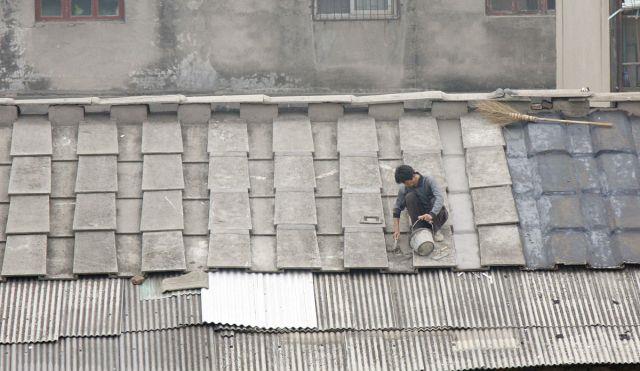 楼房屋顶漏水，不要盲目去修，要把修复方法和处理途径弄清楚