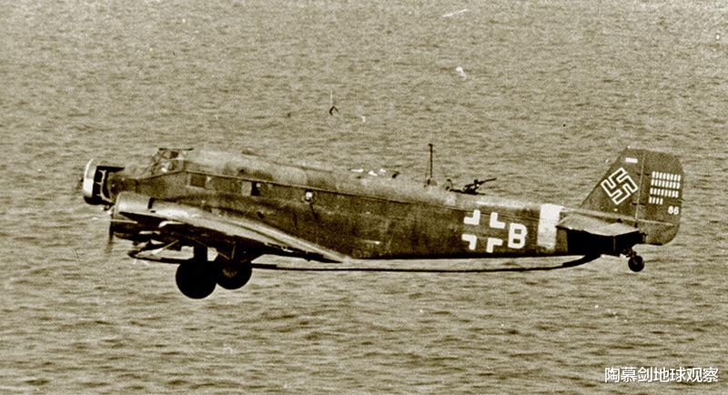 核动力|隆美尔之泪：65架德军运输机30米超低空偷渡，排着队被盟军全歼