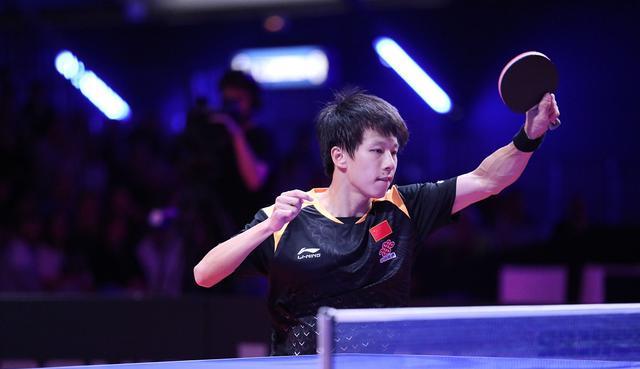 王曼昱|國(guó)乒男單首位世界冠軍出局！2項(xiàng)無(wú)緣正賽，王曼昱3項(xiàng)全勝成第一人