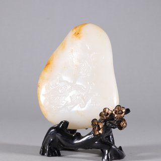 和田玉籽料|和田玉籽料狮子戏球原石雕