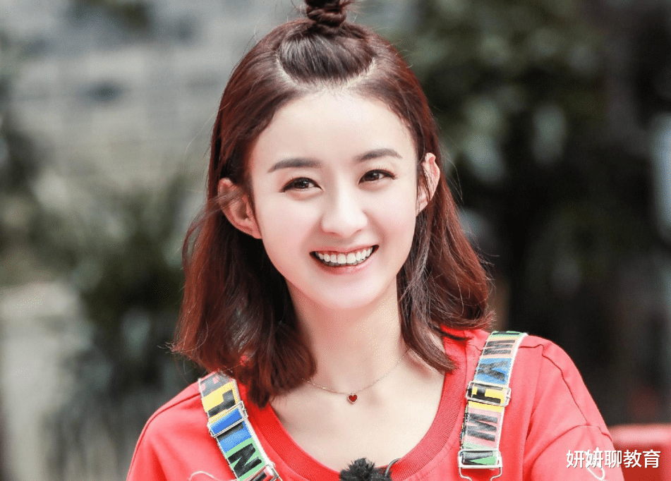 教师|陕西大学音乐女教师火了，穿着青春靓丽有气质，侧颜神似赵丽颖