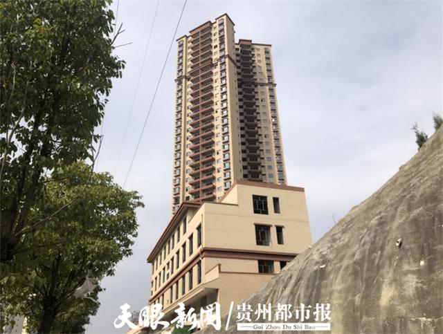 贵州|贵州一男子想退房：定金不要了，首付款也不退？