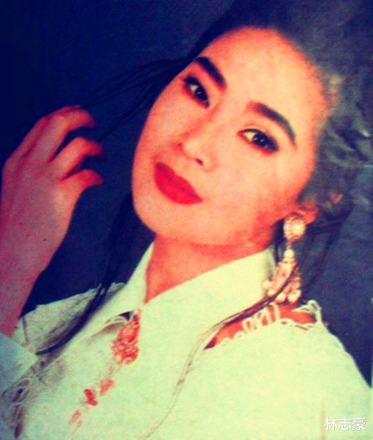 整容|37张明星罕见老照片，认识最后一张的，说明您真老了～