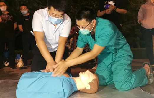 膳食纤维|每37秒就有1人死于心梗？医生提醒：胸痛时，3件事情不要做