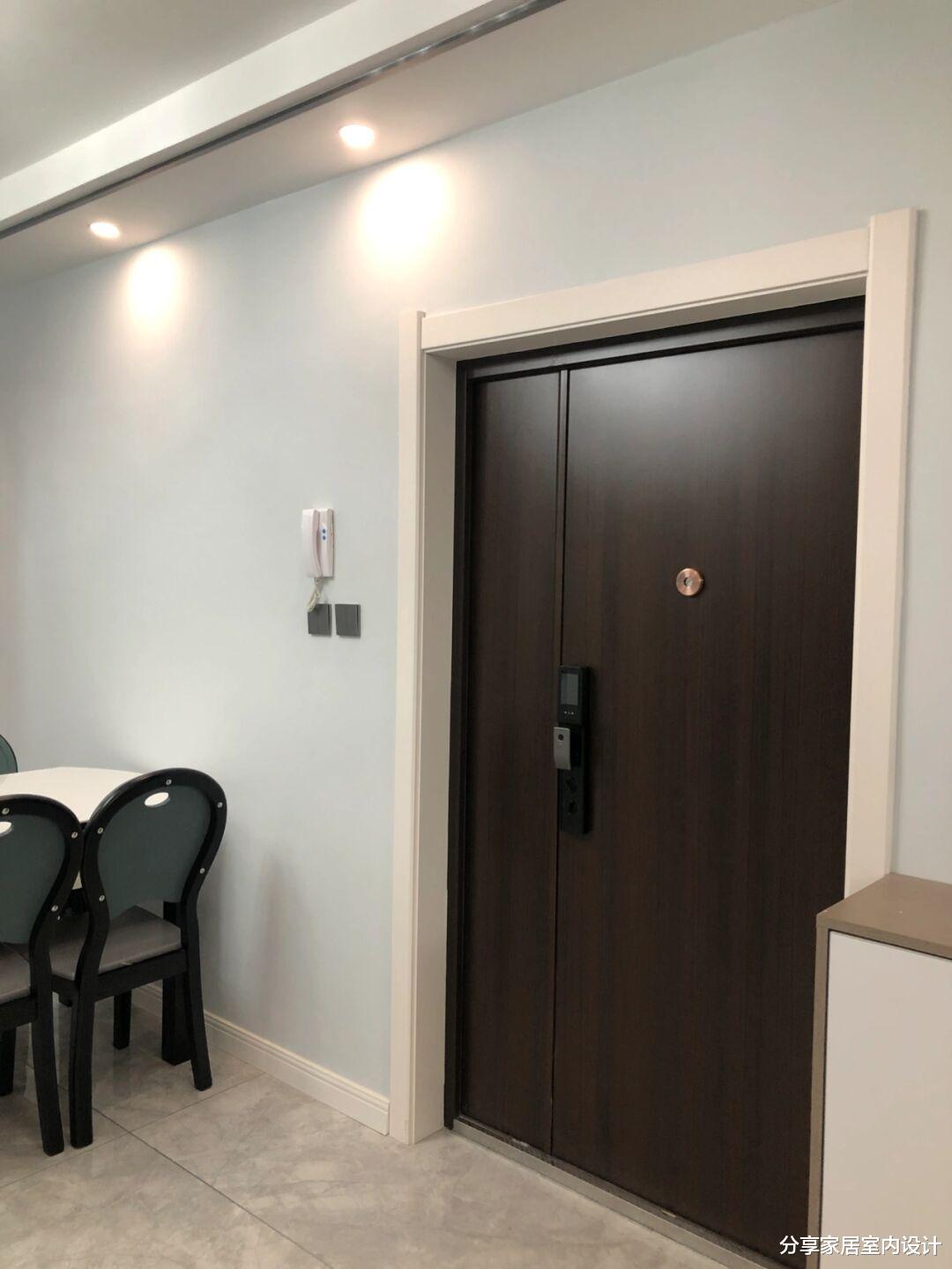 历时半年基本完工,全屋家具进场打扫干净晾着通风中,效果很满意