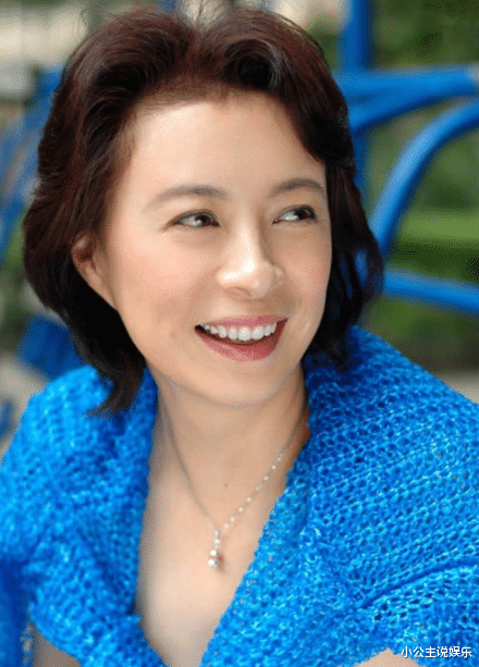 电影|她是国家一级演员，出道40多年零绯闻，丈夫身份显赫却少为人知！