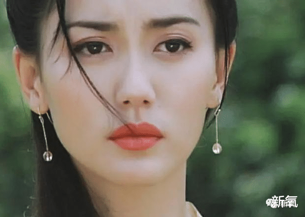 郭妃丽|被网友集体大喊美过高圆圆，退出多年还能在49岁美出圈！