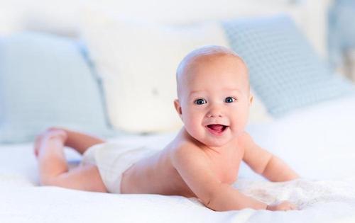 小娜说育儿|宝宝笑得越早说明“开窍”越早?娃的笑容“进化”过程,意义非凡