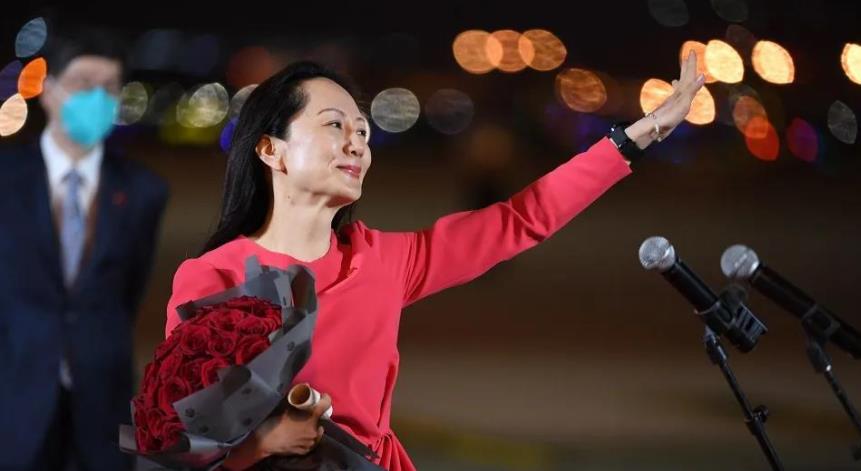 陈飞宇|孟晚舟终于回国,曾因200万与任正非离婚,孟晚舟生母现状如何?