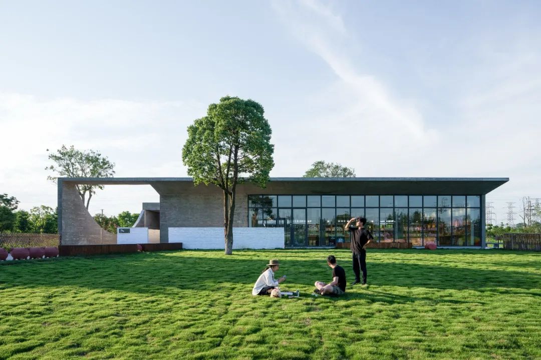 月亮|湖-廊-院-廊,石湾猪舍里展厅