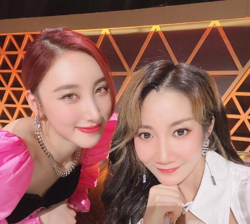 乃万|有种“整容”叫乃万换发型，看到她黑长直的模样，就该让你出道