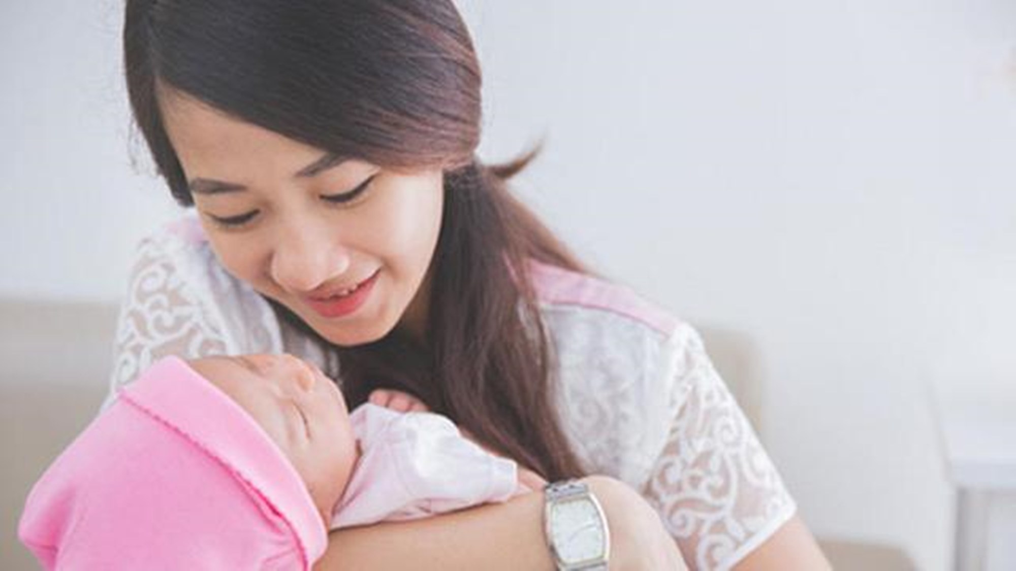 贝贝豆育儿课堂|产妇生娃后,该让谁来伺候“月子”?选择的对象很有讲究