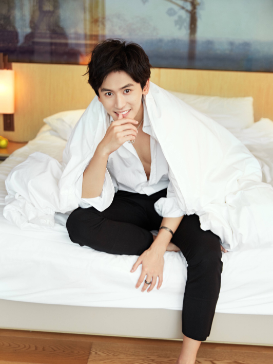 于正|于正手下6大男主，五位都火到国际了，剩下这位还能火吗？