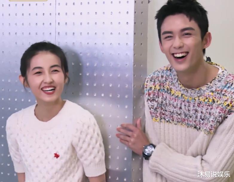 吴磊|吴磊张子枫泳装上阵青春爆棚，养成系CP太好磕，弟弟的肌肉也太有安全感了吧