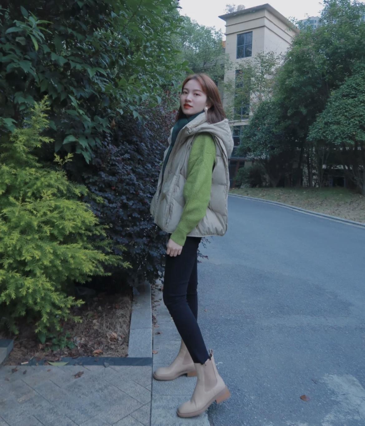 何有强 冬天的第一件“羽绒服”怎么选?有这4款就够了,百搭洋气又保暖