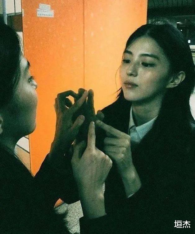 韩素希|被导演临时加亲密戏，凭反派角色一夜爆红，打败全智贤成广告女王