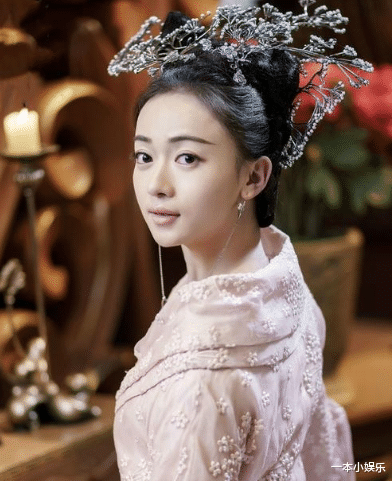 吴谨言|公然放央视鸽子，耍大牌被批后人不悔改，吴谨言凭什么敢这么狂？