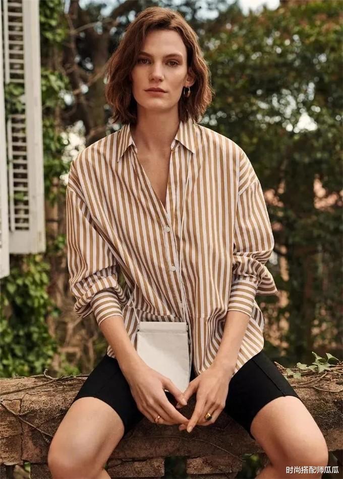 时尚搭配师瓜瓜|“阔腿裤”过时了，今夏火的是“鲨鱼裤”，时髦显瘦，明星都在穿