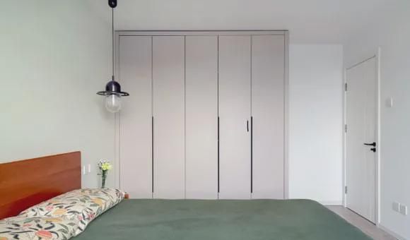 榻榻米|客厅阳台装榻榻米,浴室柜外移,简约风格两房装修很唯美!