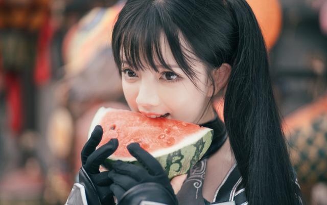 王奕萌|被调侃出肉装后，王奕萌终于醒悟了，公开承诺要开始减肥了