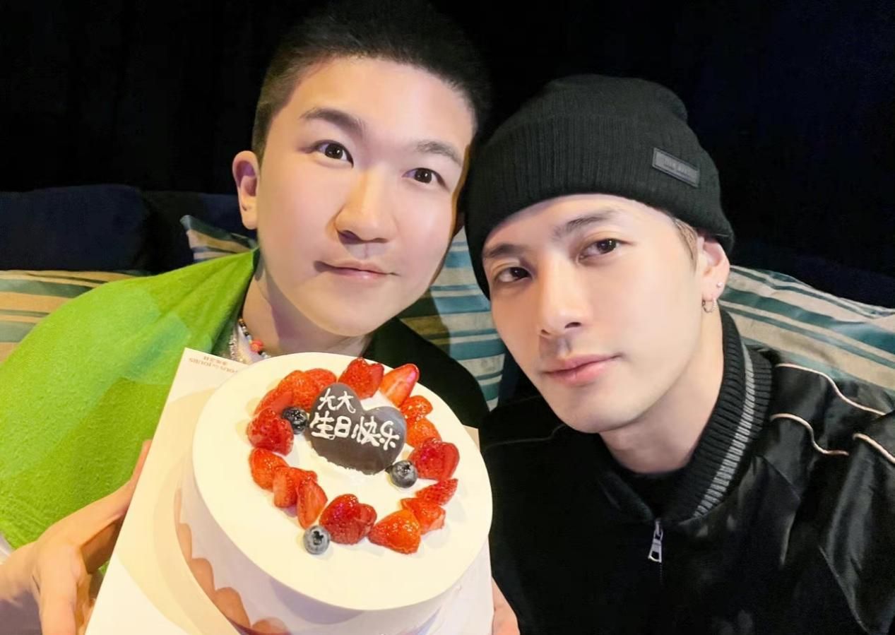 唐嫣|张大大也有镜头感了？与宋祖儿baby庆生，就像蜕变成了另一个人