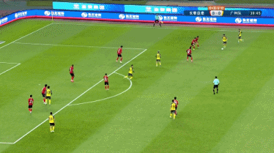 广州队|广州队2-0击败长春，杨立瑜远射破门，张琳芃受伤下场
