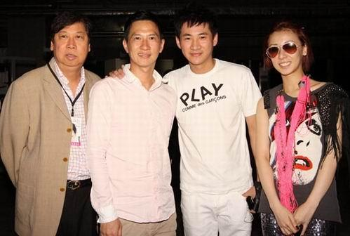 海鸣威|靠一首歌吃一辈子，金星劝其改名不听还反怼，如今已沦为路人