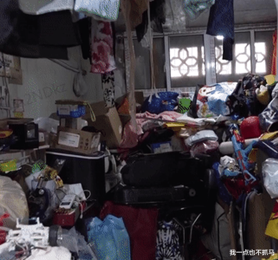 迪士尼|佛媛后又现“迪士尼名媛”,网友:别再赚恶心钱了!