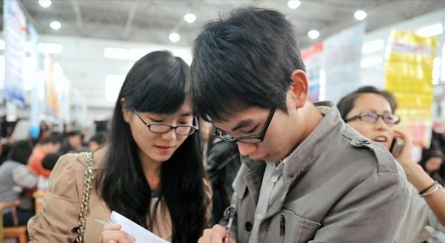 大学生|又一个“铁饭碗”工作开始招人了，基础月薪4000，还享受五险二金