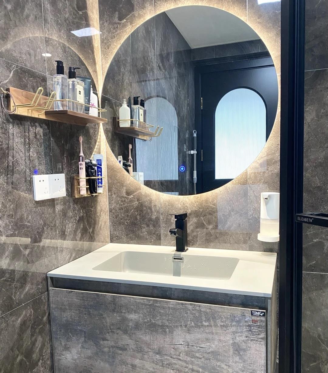 法式风情的新居，120㎡中色彩的冲击与细节的把控，让人流连忘返