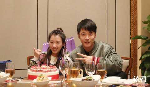 明星大侦探|50岁洪欣10天赶5场商演，一脸疲惫卖力演唱无人捧场，为养家太心酸