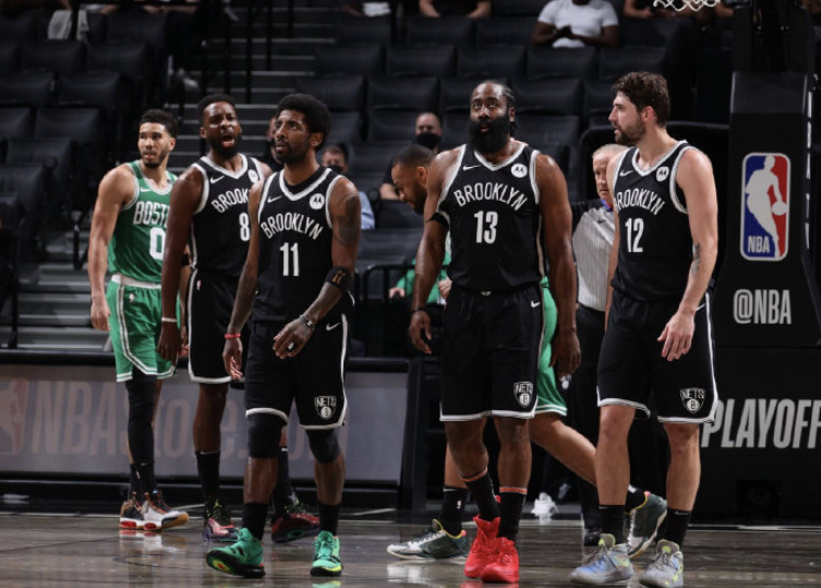 雄鹿队|篮网危险了？最大对手亮剑，率先2-0，名嘴苏群这番话，让人后知后觉