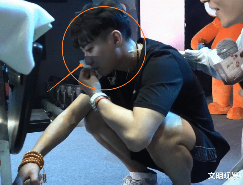 黄子韬|圈内一众明星给黄子韬庆生，他却并不开心，背后原因让人鼻头发酸