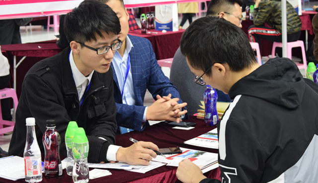 大学生|为什么大学生难就业？资深HR：这些大学生直接被淘汰，不用看简历