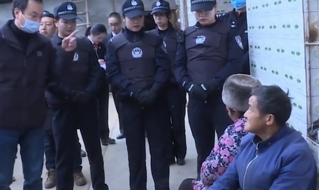 儿子去世获120万，两任儿媳联手告公婆霸占财产，婆婆：钱我烧了