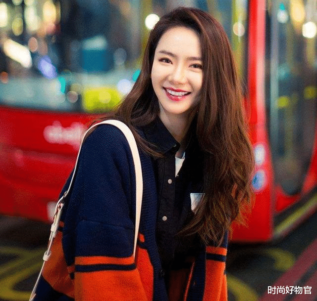 时尚好物官 你还在用手涂眼霜?戚薇教你正确“涂眼霜”,从此告别细纹黑眼圈