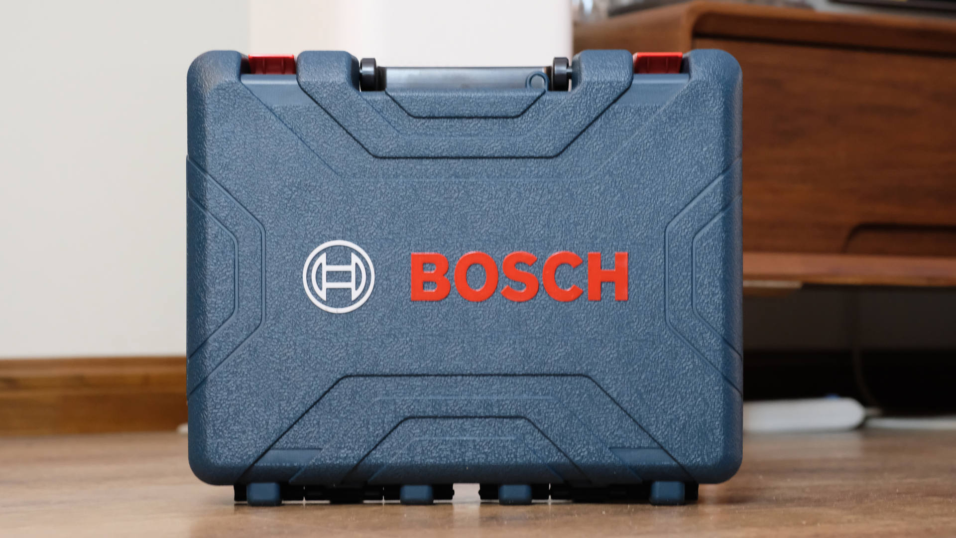 |家庭工具一套足矣，博世 GSB120 锂电钻套装