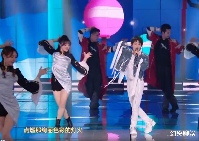 周深|从被全网嘲到被誉为“音乐精灵”，周深为何能成为乐坛的顶流？