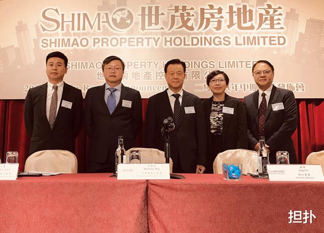 楼市|手握684亿现金，去年买下100块地皮，他才是中国地产界的真正首富
