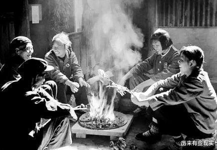 历来有些现实 44年前，山东村姑捡到钻石上交国家，被安排农转非，晚年病痛缠身